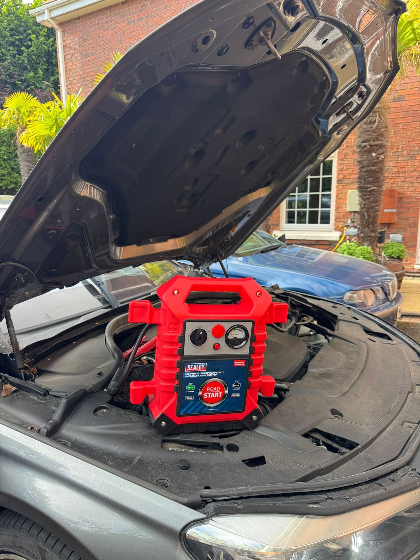 Jumpstart & Battery Service — Z&Z Auto Recovery